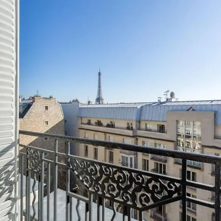 Guestready - Designer - Eiffel Tower View! * Párizs
