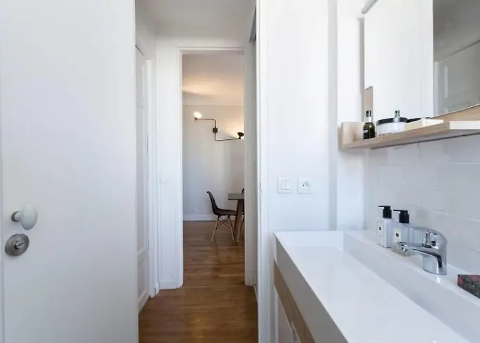 Guestready - Designer - Eiffel Tower View! باريس