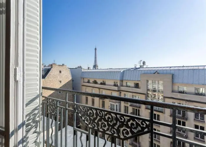 Guestready - Designer - Eiffel Tower View! * باريس